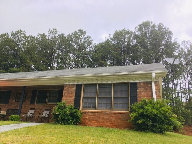 Building Photo - 1780 Southgate Ln SE