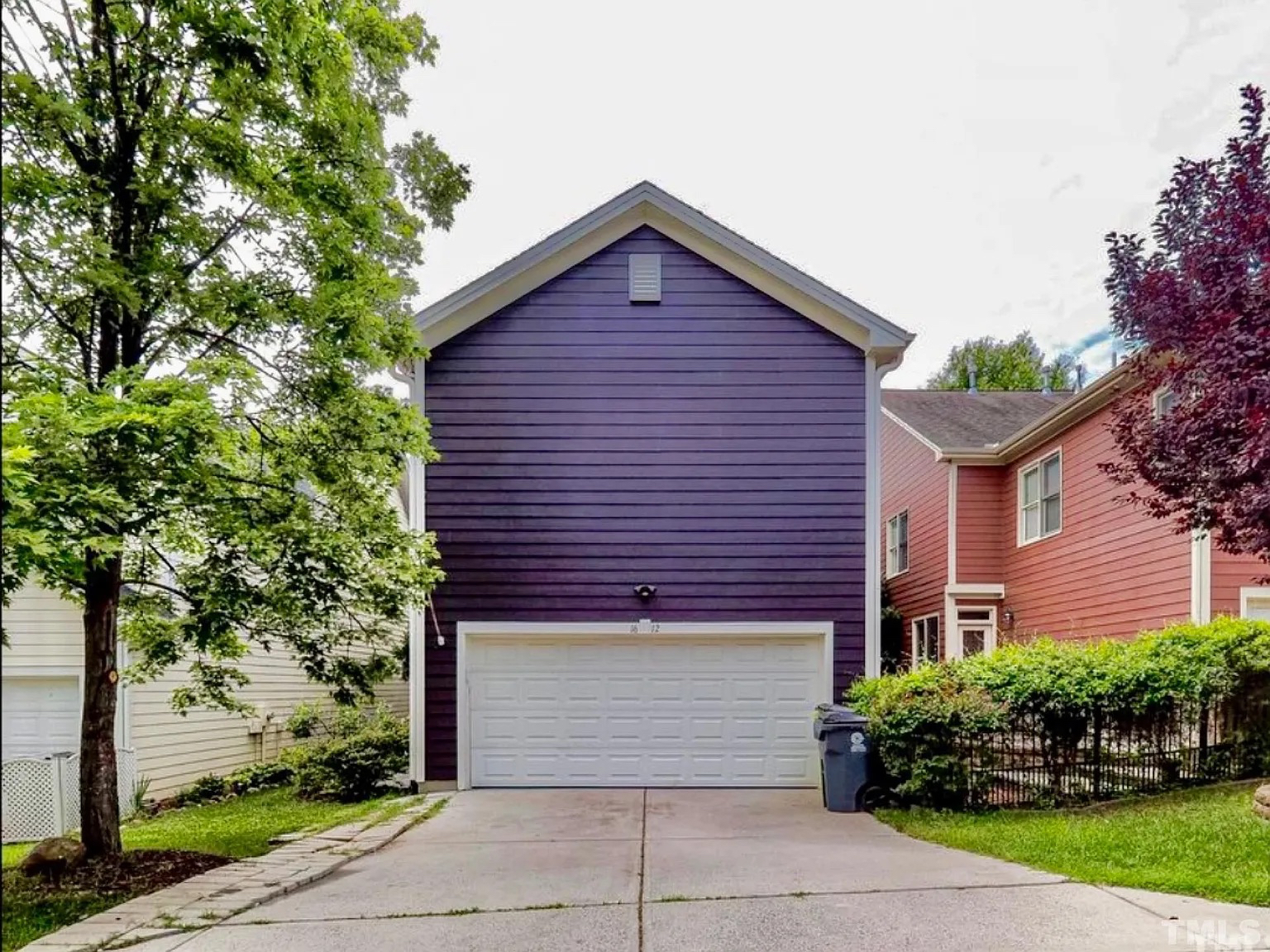 Building Photo - Room in House on Legendary Ln