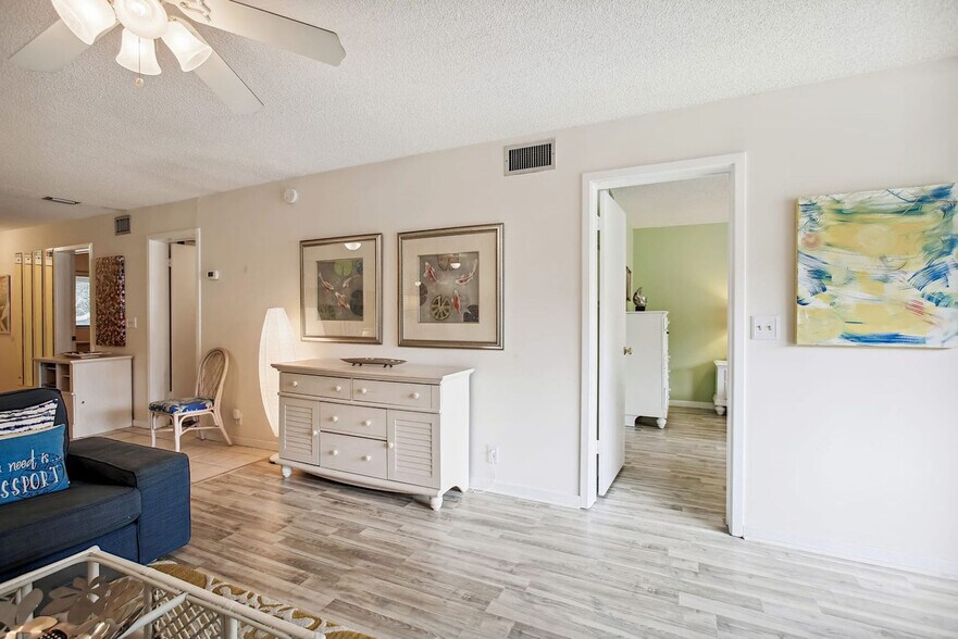 Building Photo - 180 Ocean Hibiscus Dr