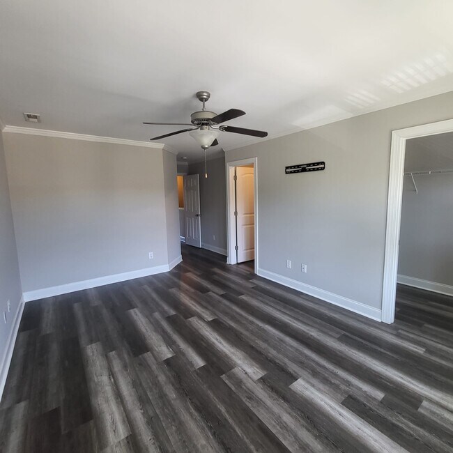 Building Photo - 513 Portstewart Dr