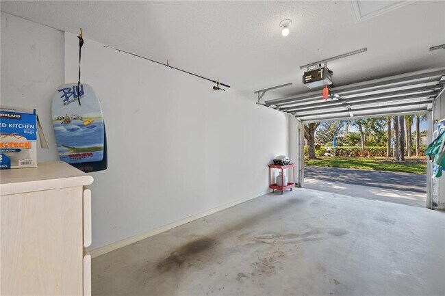 Building Photo - 9611 Castle Point Dr