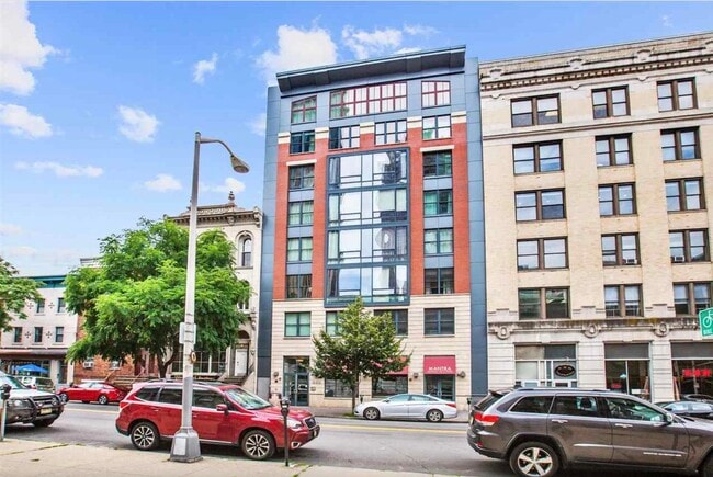 Building Photo - 253 Washington St