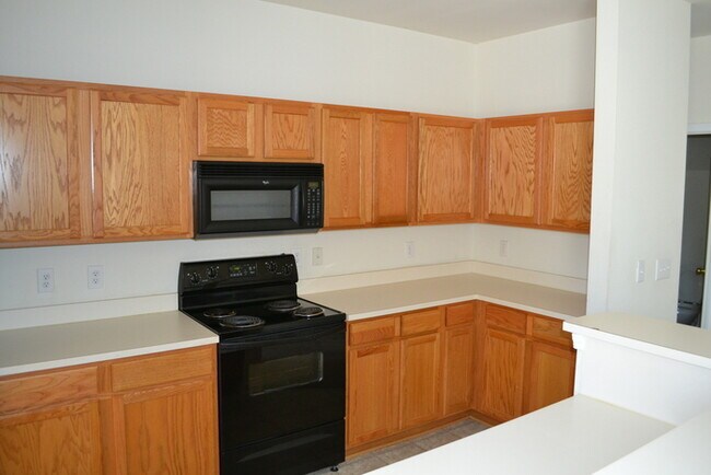 Building Photo - Great Townhome in Abbotts Glen!