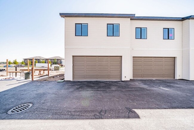 Primary Photo - Teton River Townhomes