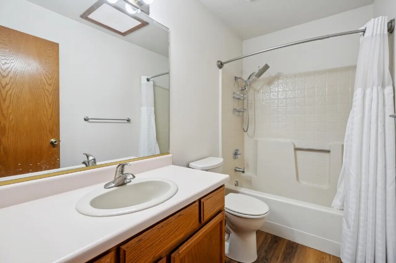 Building Photo - 2553 Candlewood Dr