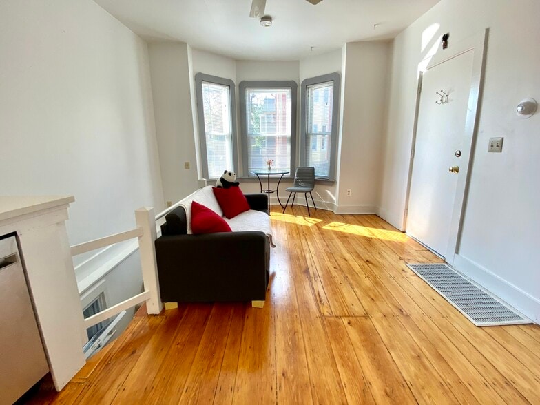 Building Photo - 32 Fairmont Ave