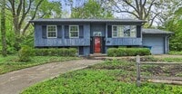 Building Photo - 2204 Broadmoor Dr