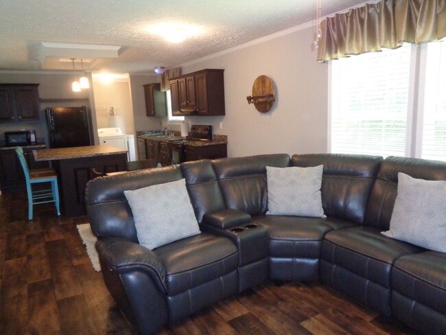 Building Photo - One Level House FOR RENT with a Country Se...