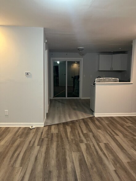 Building Photo - 969 Maplewood Ave