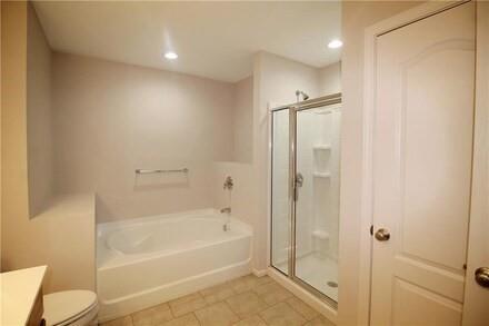 Building Photo - 3082 Brockenhurst Dr