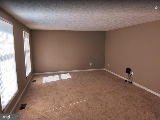 Building Photo - 109 Buckeye Ct