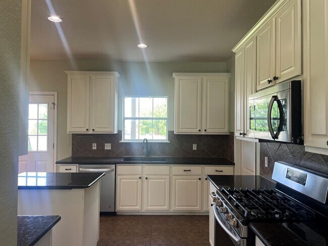 Building Photo - 1318 Willow Bluff Dr