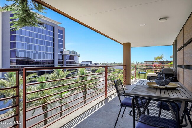 Building Photo - 7137 E Rancho Vista Dr