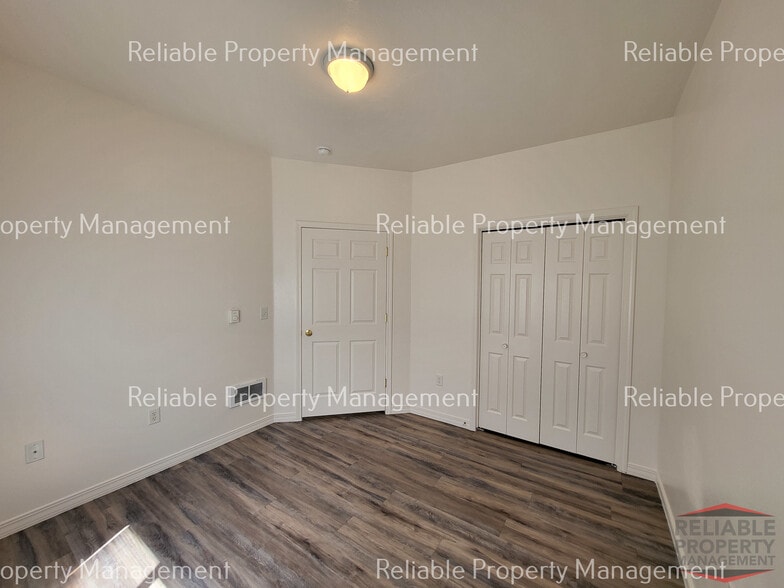 Building Photo - 685 John Adams Pky