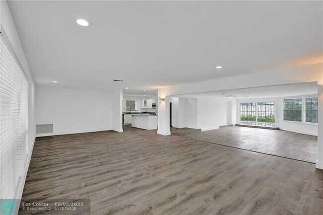 Building Photo - 5981 NE 22nd Way