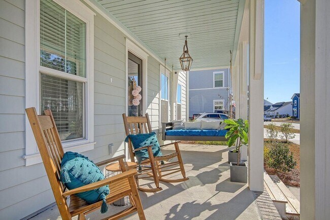 Building Photo - Refined Living in Midtown Nexton