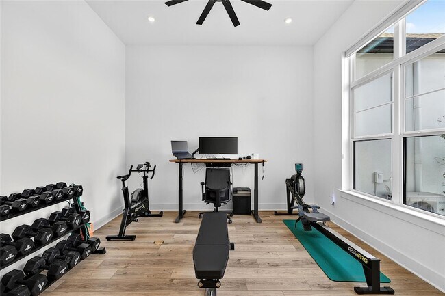 Building Photo - 404 Prairie Clover Dr