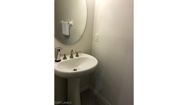 Building Photo - 12571 Laurel Cove Dr