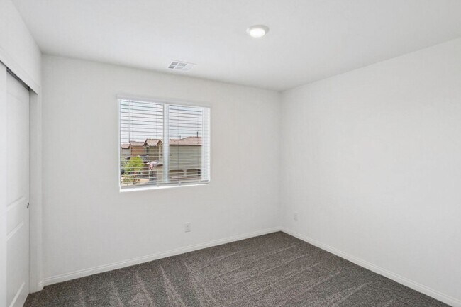 Building Photo - 4 Bed, 2.5 Bath Home In A Gated Community ...