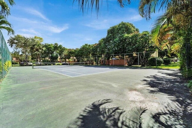 Building Photo - 4000 Del Rio Way