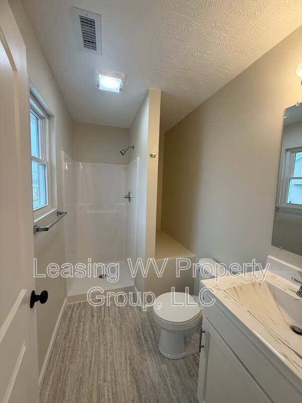 Building Photo - 163 Christian Ct