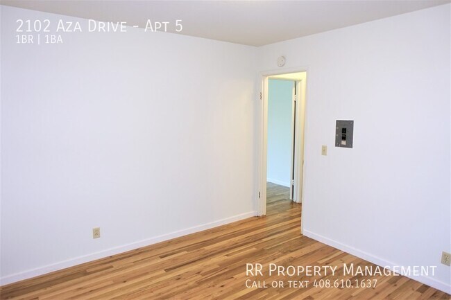 Building Photo - 2102 Aza Dr