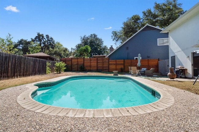 Building Photo - 8309 Beaver Brook Ln