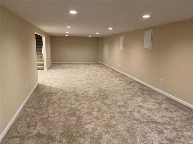 Building Photo - 762 La Feil Dr