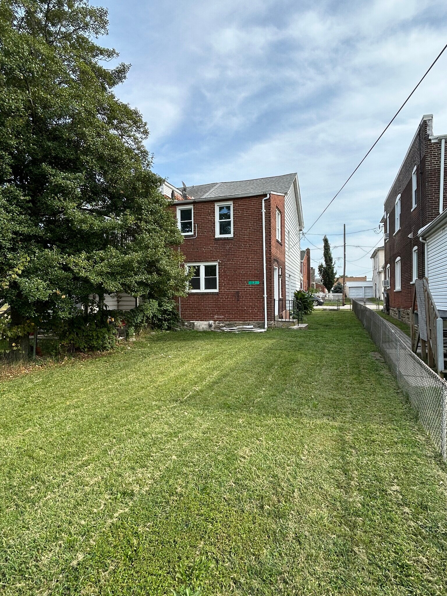 Building Photo - 1312 E 13th St