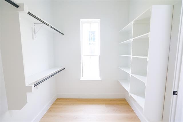 Building Photo - 306 E 7th St