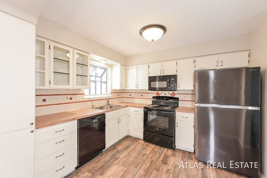 Building Photo - 3828 S Ouray Way