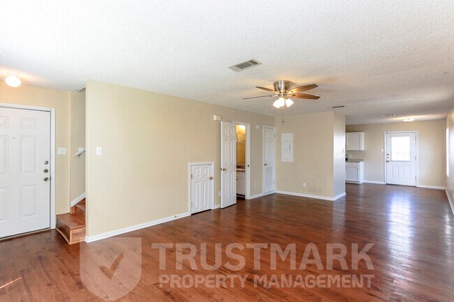 Building Photo - 3103 Courtney Ln