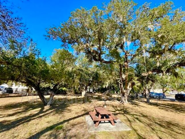 Building Photo - 19505 Quesada Ave