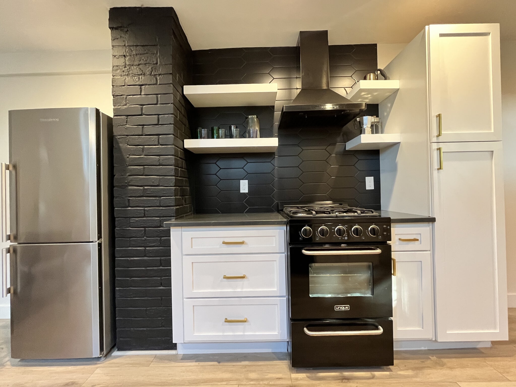 Building Photo - 6113 39th Ave S