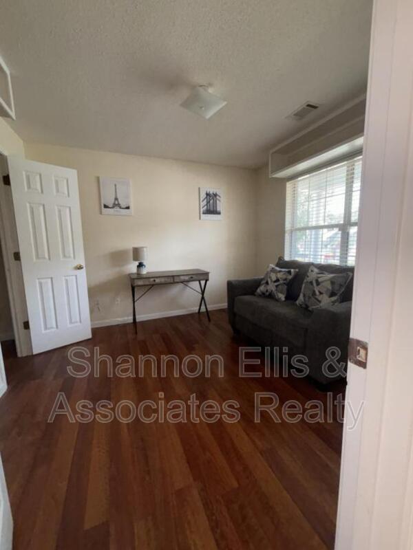 Building Photo - 4511 Ravenwood Pl