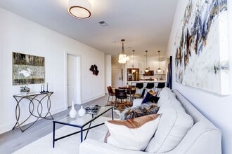 Building Photo - Constellation on H