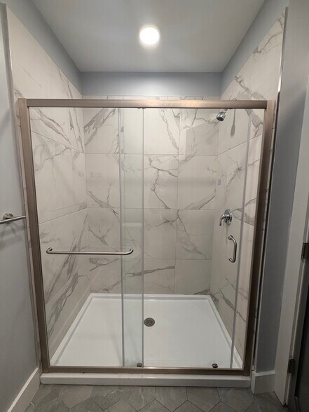 Building Photo - 315 Western Ave