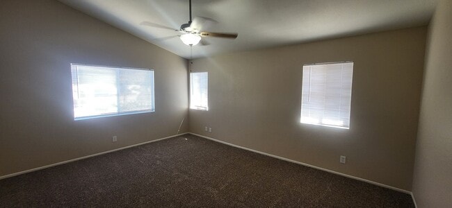 Building Photo - 4 Bedroom, 3 Bath Cul-de-Sac in Hemet