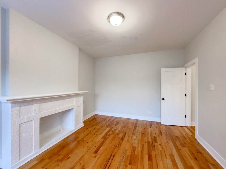Building Photo - 1322 Oak Ave