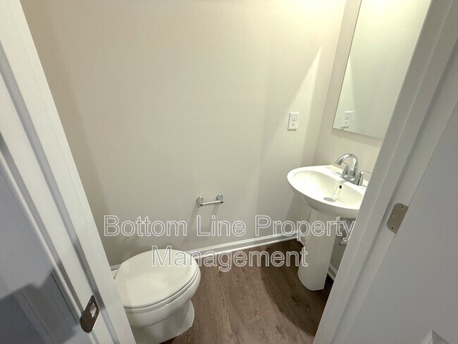 Building Photo - 7133 Capstan Ter