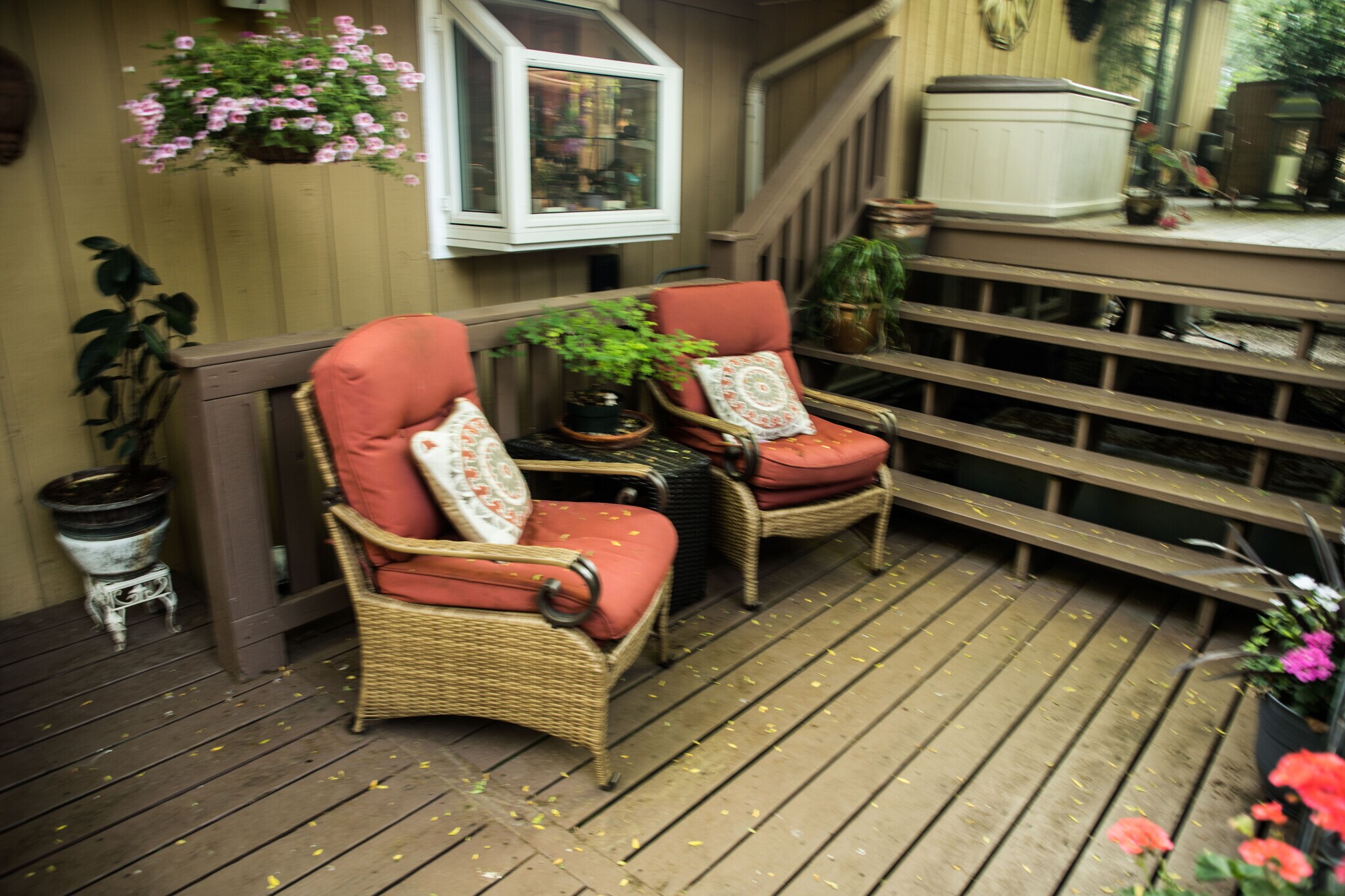 Deck with Garden window in Kitchen - 28W461 Juanita Dr
