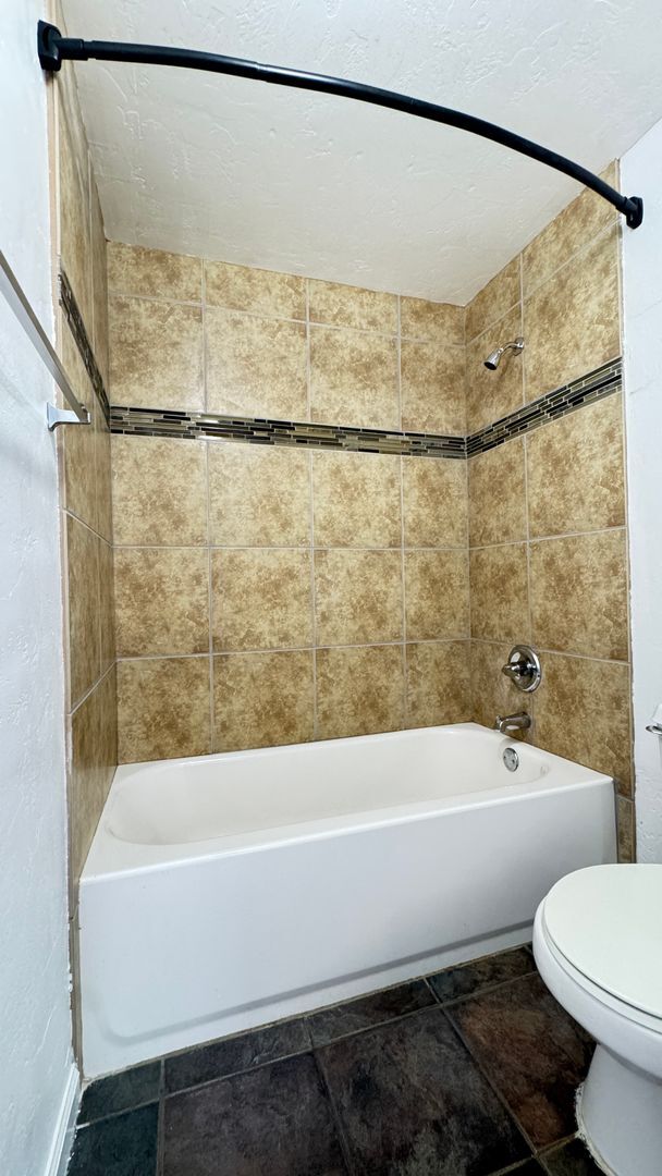 Building Photo - Eastside (Golf Links and Pantano) spacious 2nd floor 2 bed, 2 bath condo!