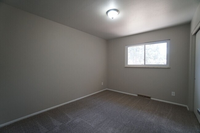Building Photo - 5007 Alta Loma Rd