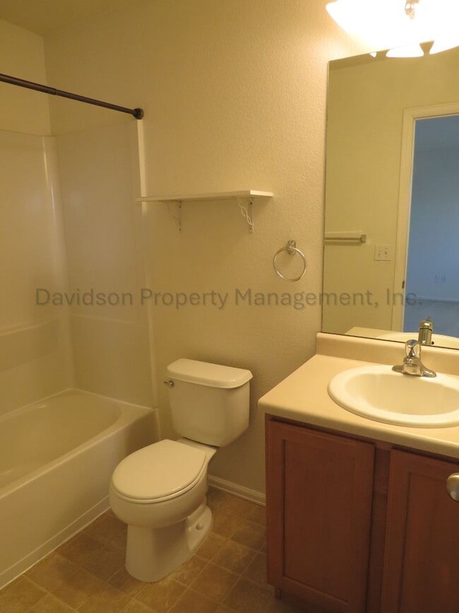 Building Photo - 7629 Autumn Knoll Dr