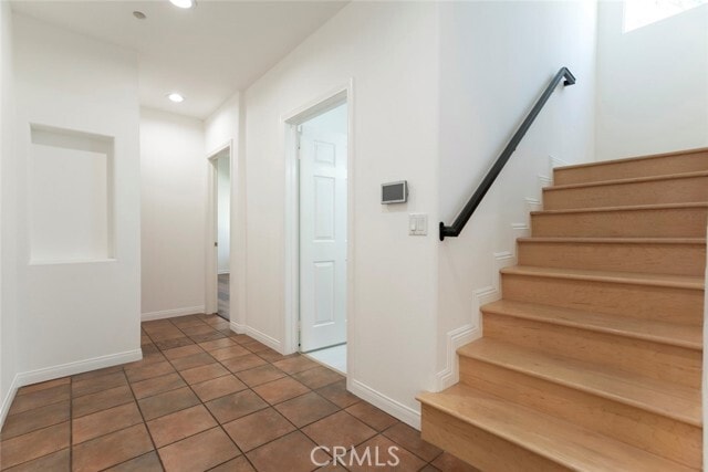 Building Photo - 2644 E Chevy Chase Dr