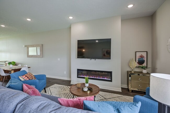 Building Photo - Modern 3BR Retreat | Penthouse + Skyline Views - Fully Furnished Option