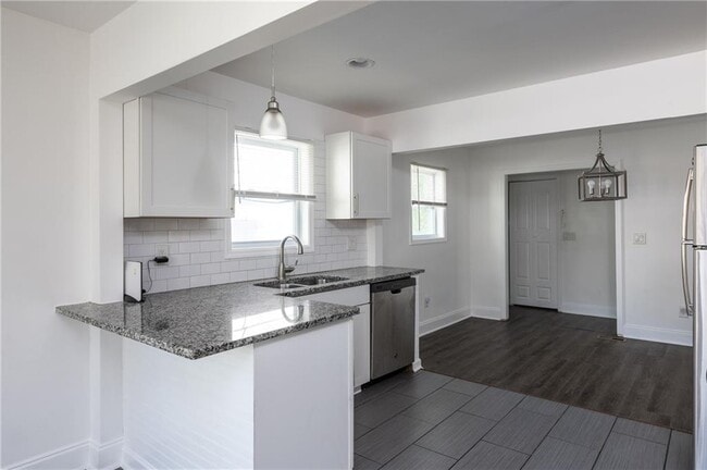 Building Photo - 364 Betsy Ave SW