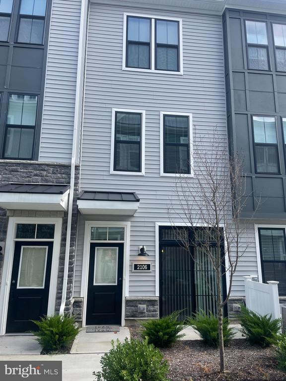Building Photo - 2106 Donatello Dr