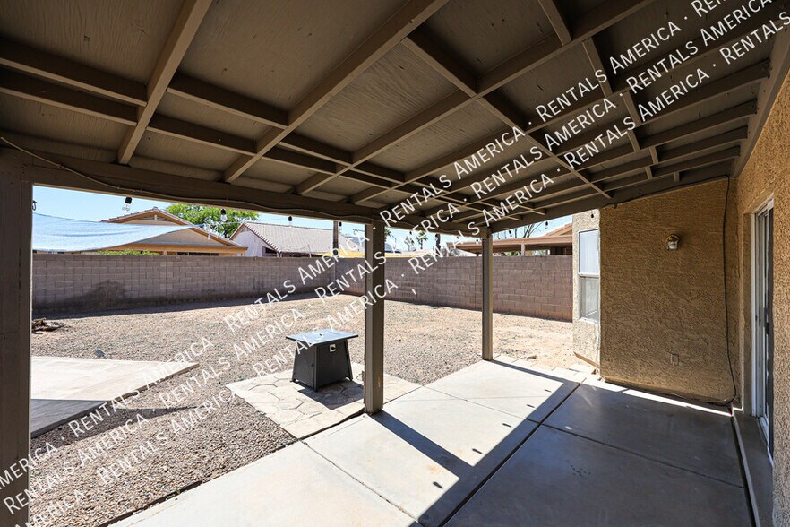 Building Photo - 15847 N 32nd Pl