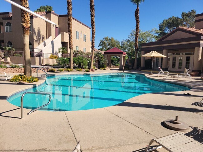 Building Photo - 9325 W Desert Inn Rd